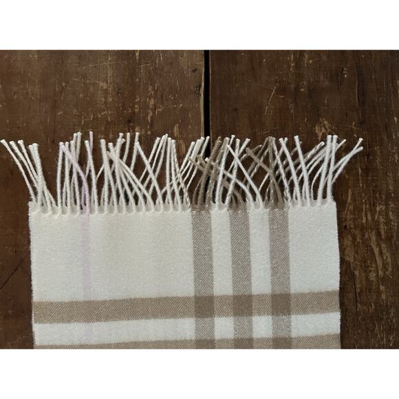 Burberry Classic Check Cashmere Scarf - Picture 3 of 8